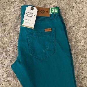 Men’s destroyed skinny jeans